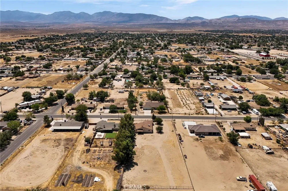 10133 E Avenue R8 Avenue Littlerock, CA 93543