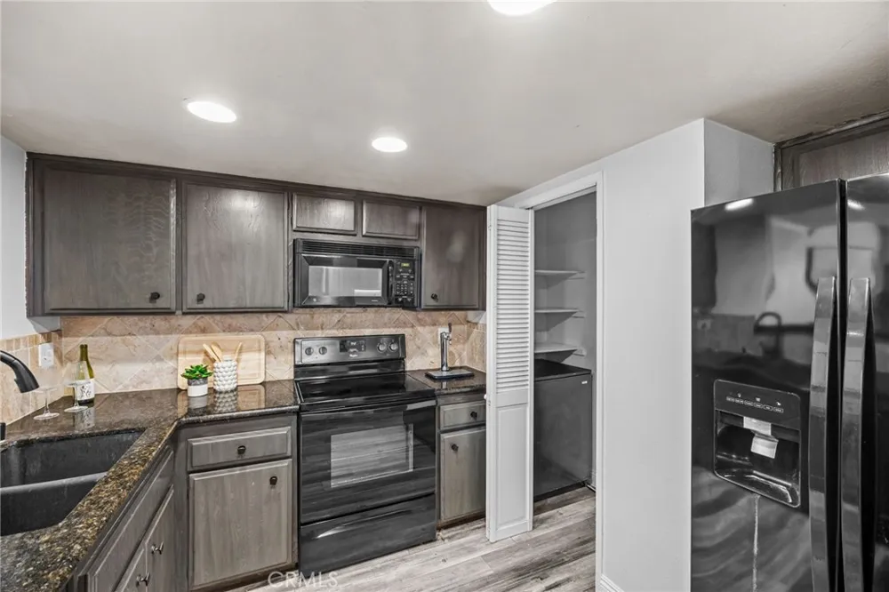 18741 Applewood Huntington Beach, CA 92646