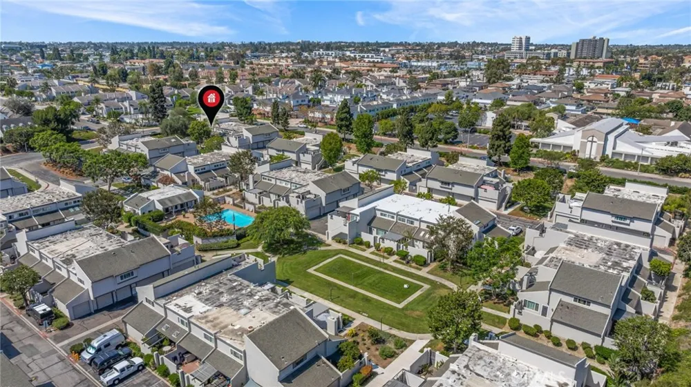 18741 Applewood Huntington Beach, CA 92646