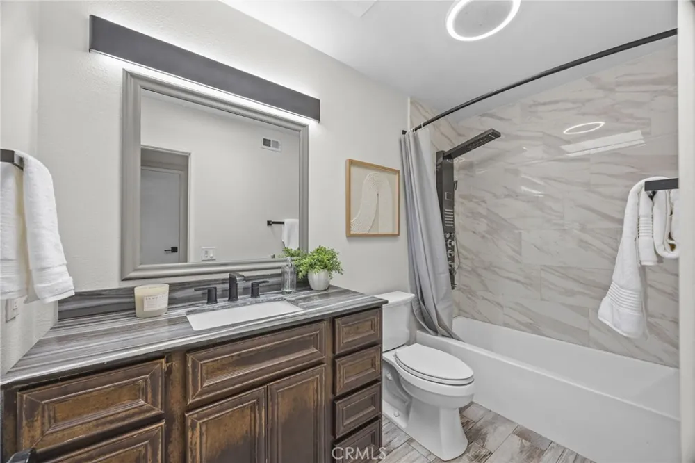 18741 Applewood Huntington Beach, CA 92646