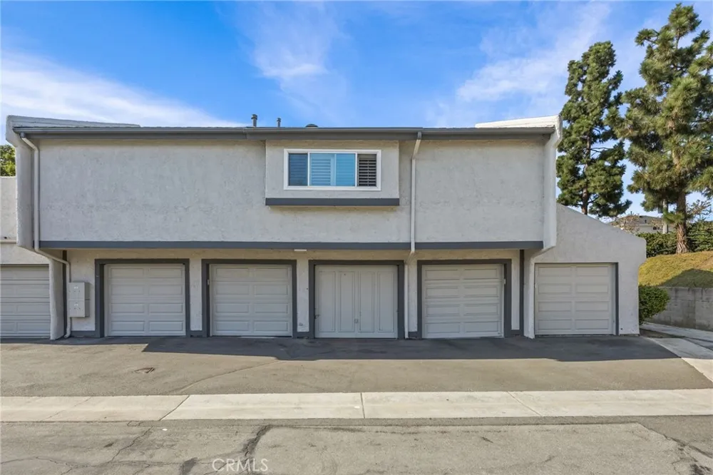 18741 Applewood Huntington Beach, CA 92646