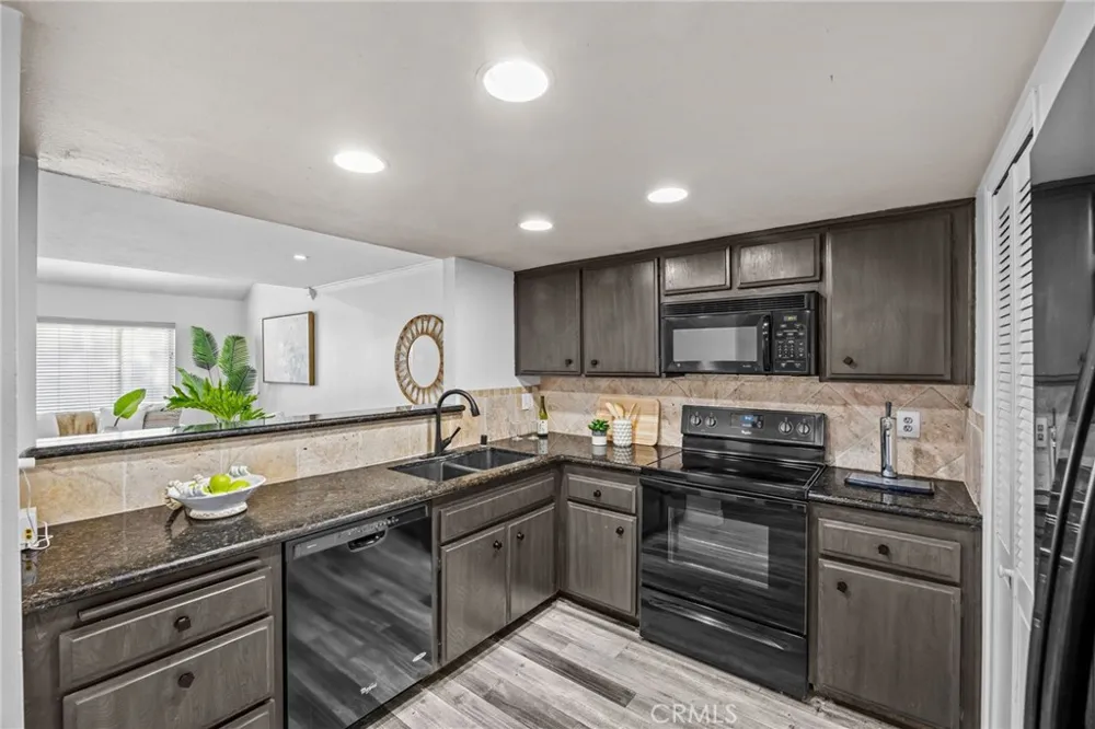 18741 Applewood Huntington Beach, CA 92646