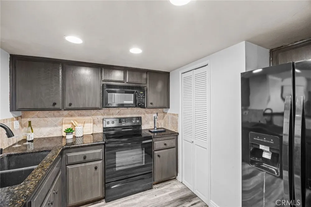 18741 Applewood Huntington Beach, CA 92646