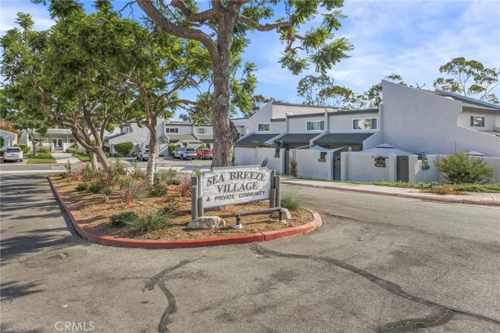 18741 Applewood Huntington Beach, CA 92646