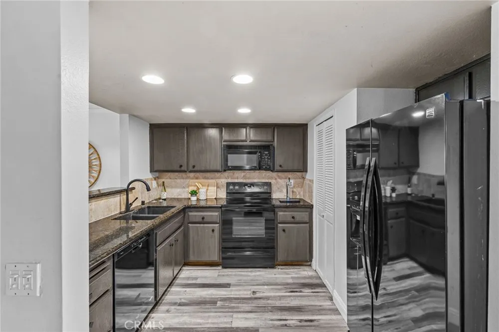 18741 Applewood Huntington Beach, CA 92646