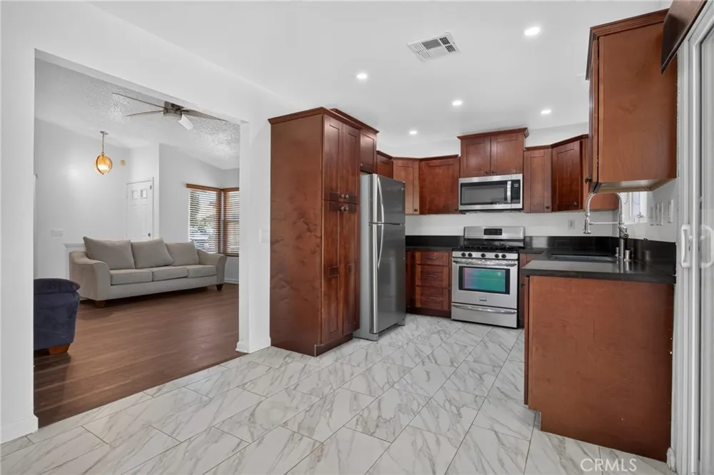 37023 Turner Drive Palmdale, CA 93550