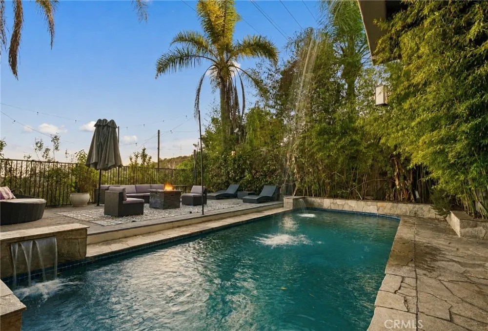 7218 Mulholland Los Angeles, CA 90068