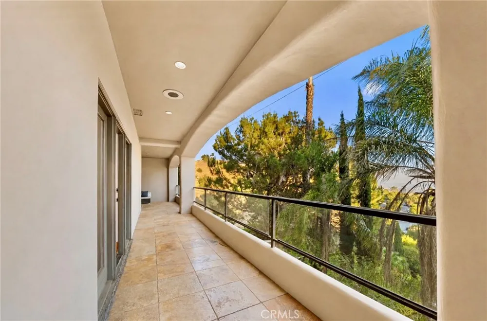 7218 Mulholland Los Angeles, CA 90068