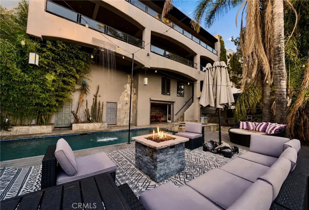 7218 Mulholland Los Angeles, CA 90068