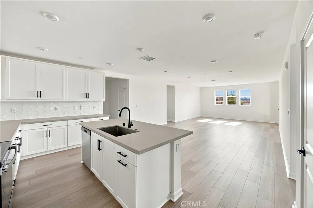 12903 Paradiso Eastvale, CA 92880