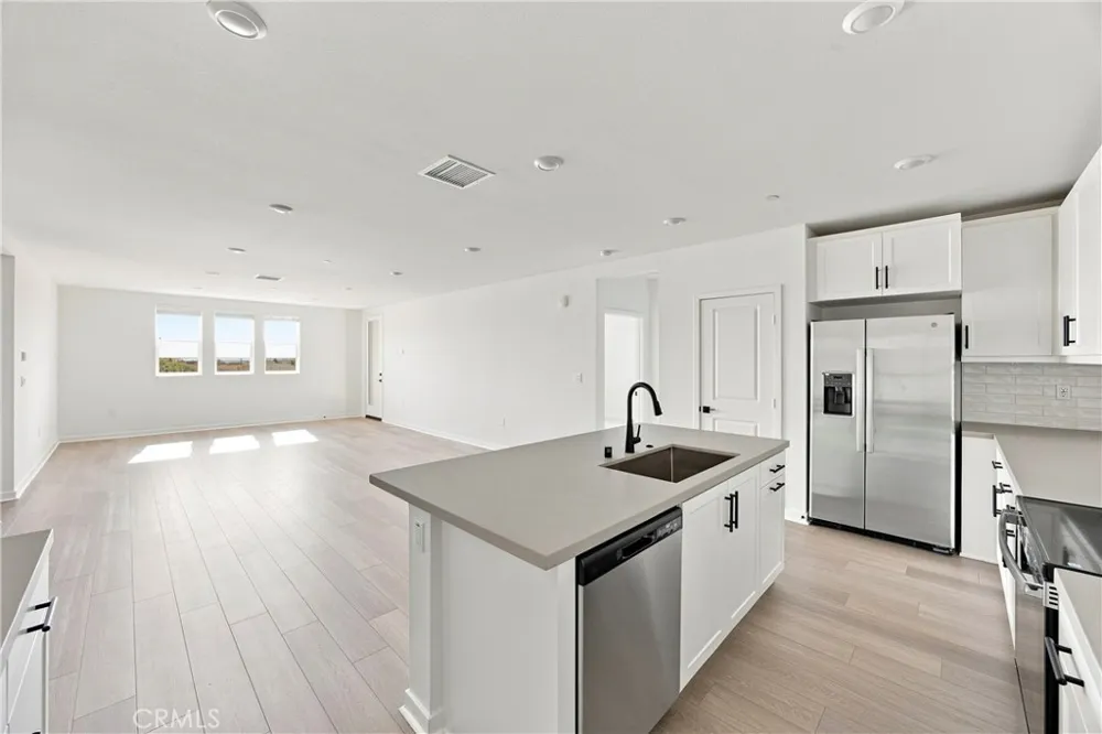 12903 Paradiso Eastvale, CA 92880