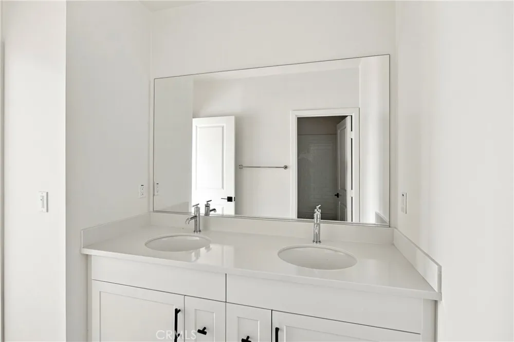 12903 Paradiso Eastvale, CA 92880