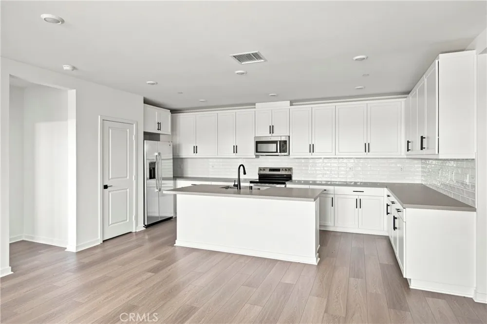 12903 Paradiso Eastvale, CA 92880