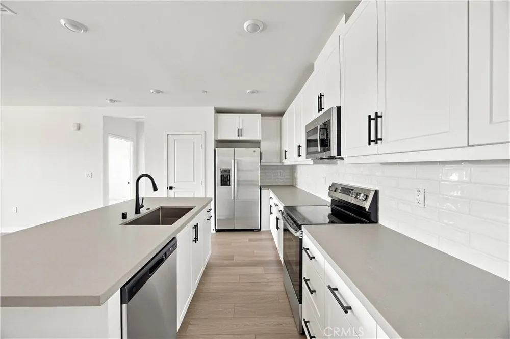 12903 Paradiso Eastvale, CA 92880