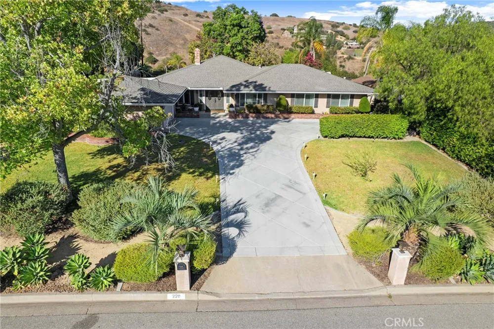 220 Copa De Oro Drive Brea, CA 92823