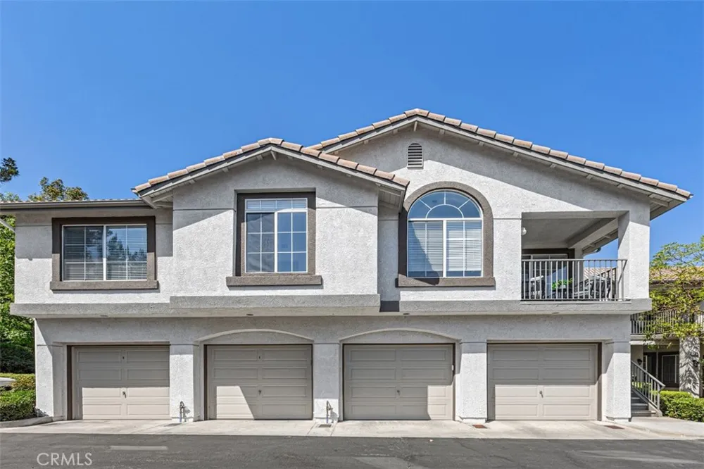 135 Chaumont Lake Forest, CA 92610