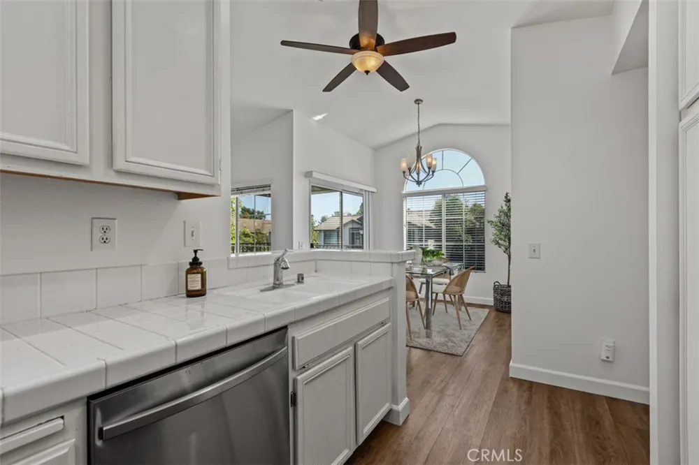 135 Chaumont Lake Forest, CA 92610