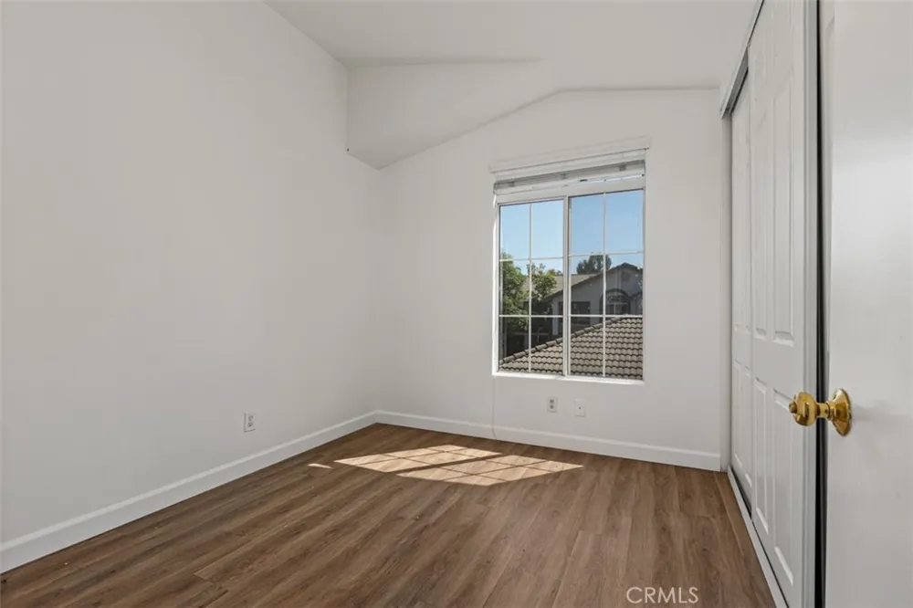 135 Chaumont Lake Forest, CA 92610