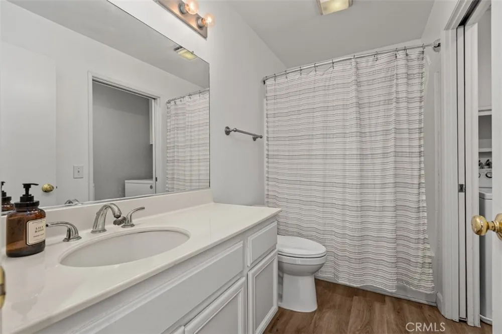 135 Chaumont Lake Forest, CA 92610