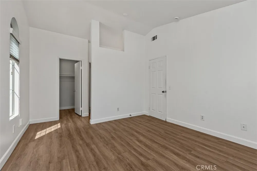 135 Chaumont Lake Forest, CA 92610