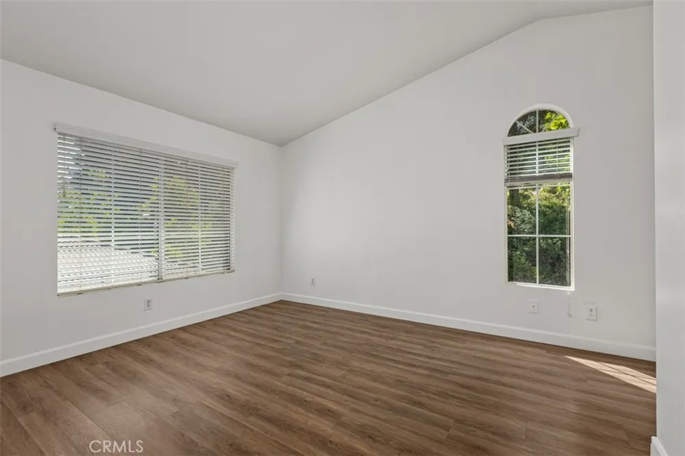 135 Chaumont Lake Forest, CA 92610