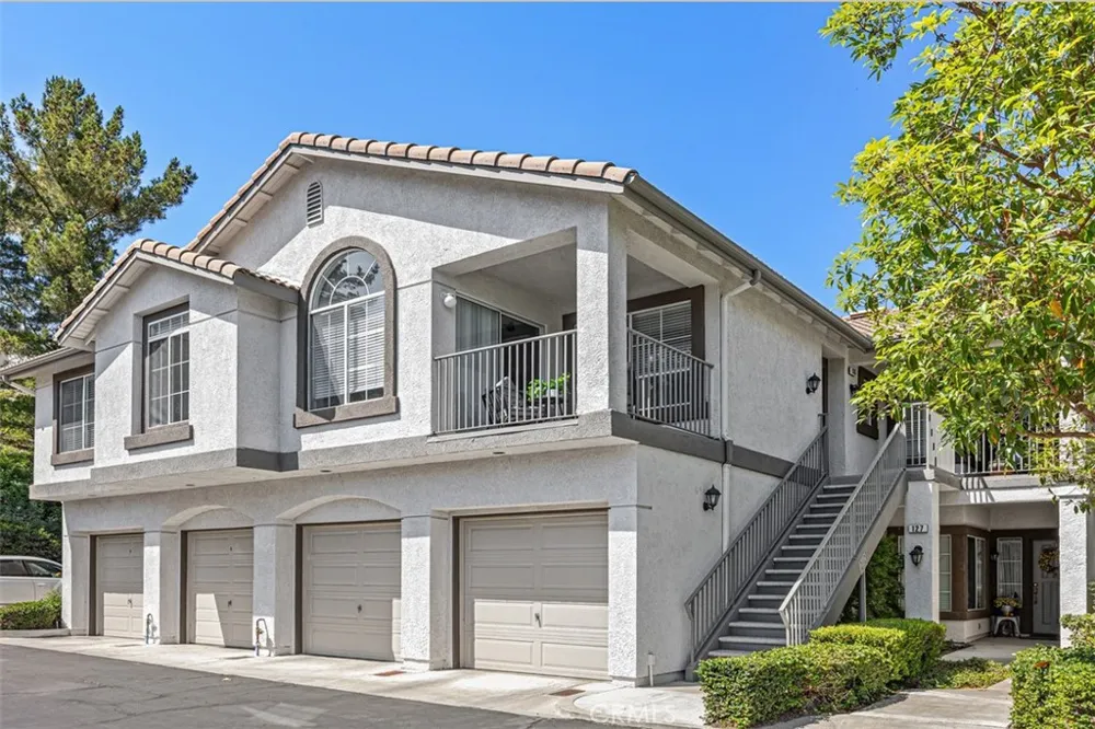 135 Chaumont Lake Forest, CA 92610