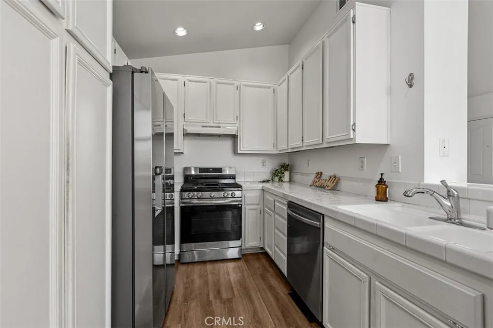 135 Chaumont Lake Forest, CA 92610