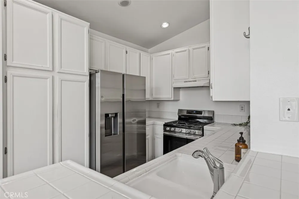 135 Chaumont Lake Forest, CA 92610
