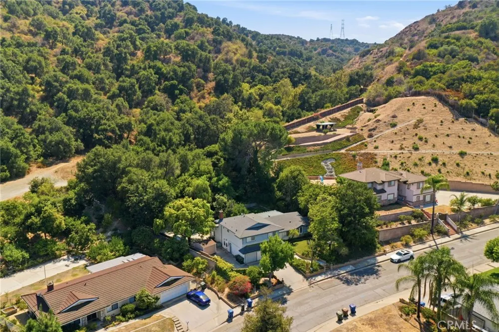 1860 Old Canyon Hacienda Heights, CA 91745