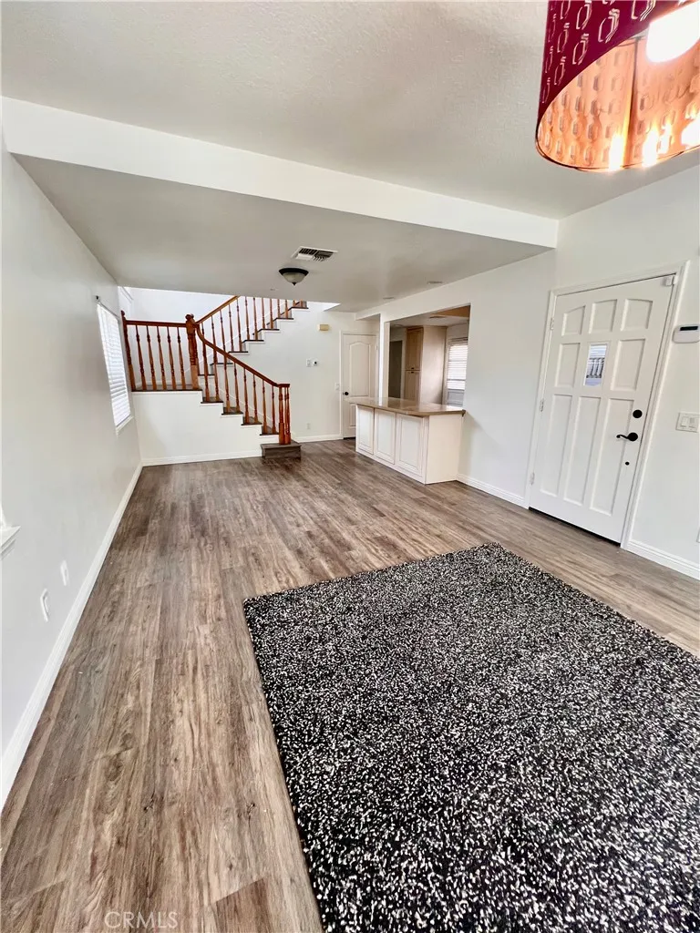 129 W Palmyra Orange, CA 92866