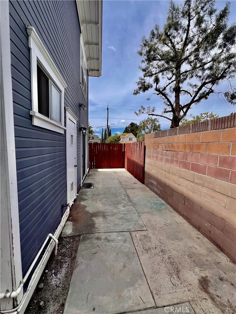129 W Palmyra Orange, CA 92866