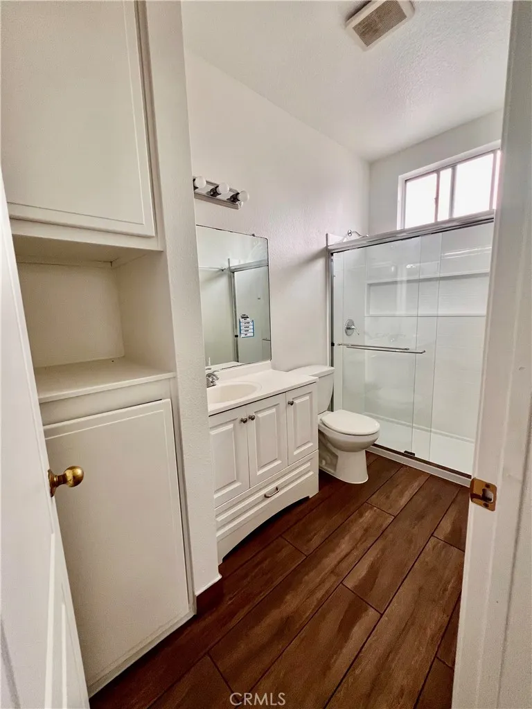 129 W Palmyra Orange, CA 92866