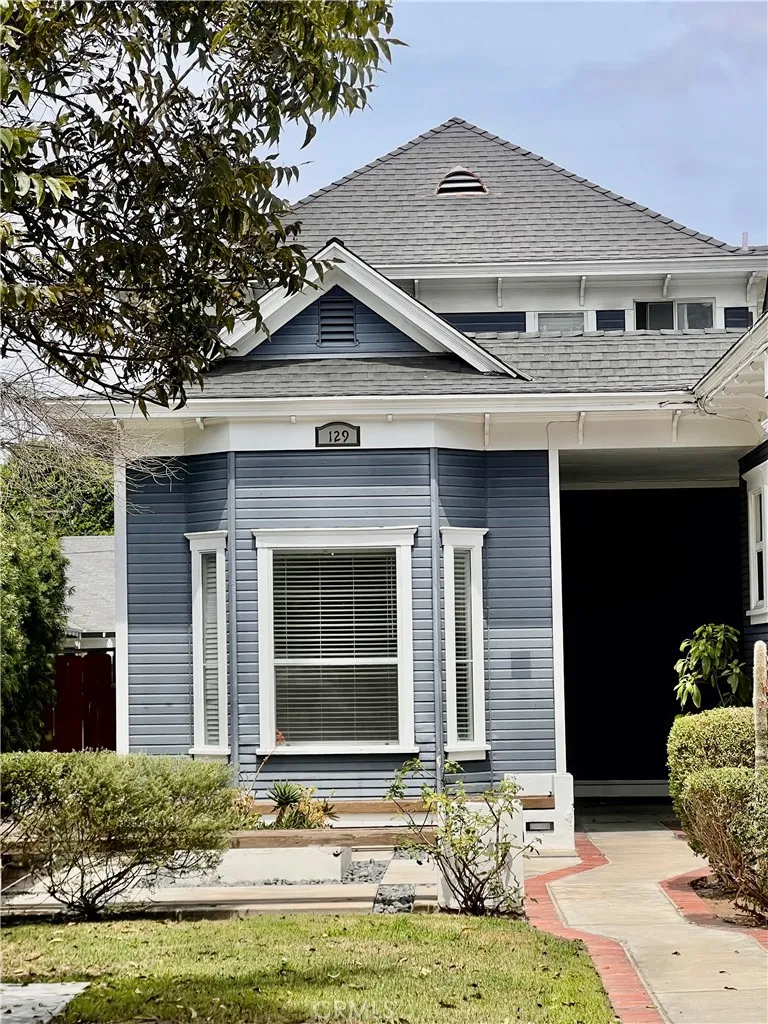 129 W Palmyra Orange, CA 92866