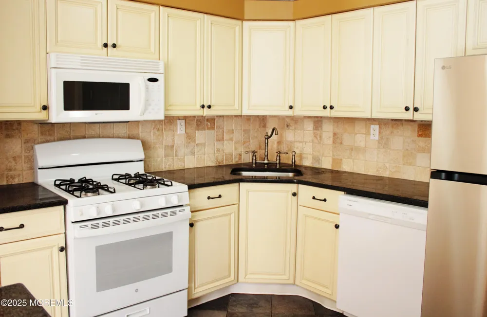 55 Frontier Way Tinton Falls, NJ 07753