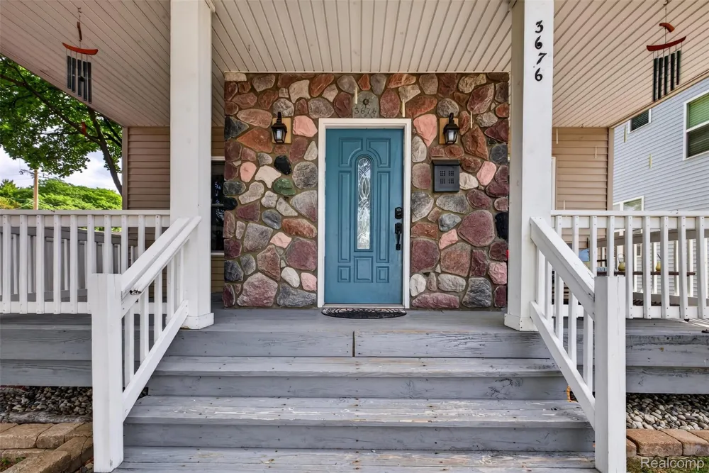 3676 Phillips Avenue Berkley City, MI 48072