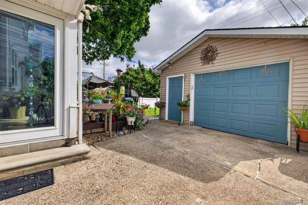 3676 Phillips Avenue Berkley City, MI 48072