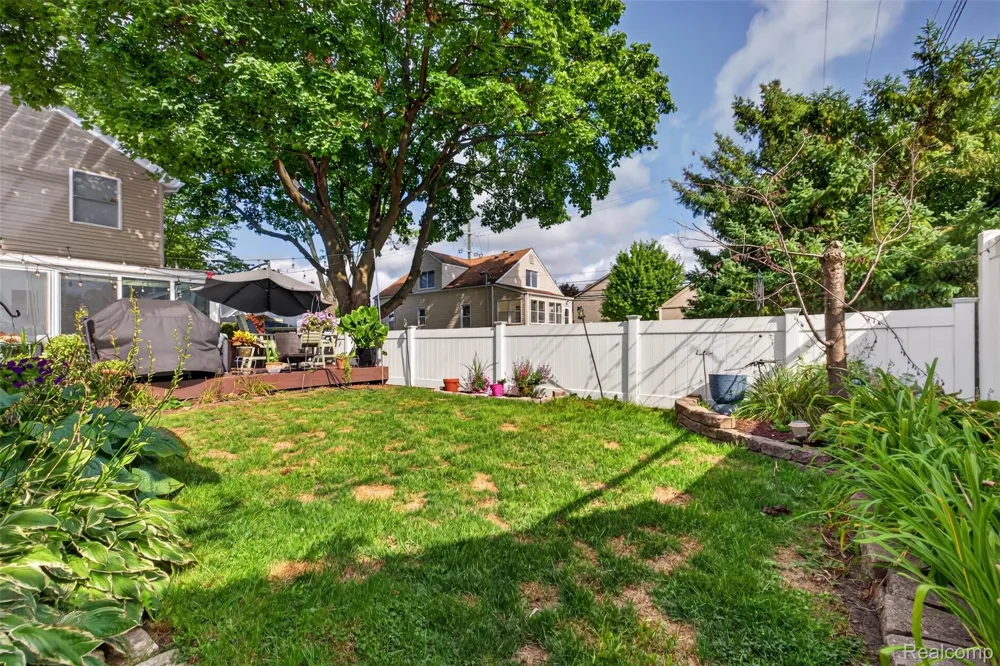 3676 Phillips Avenue Berkley City, MI 48072