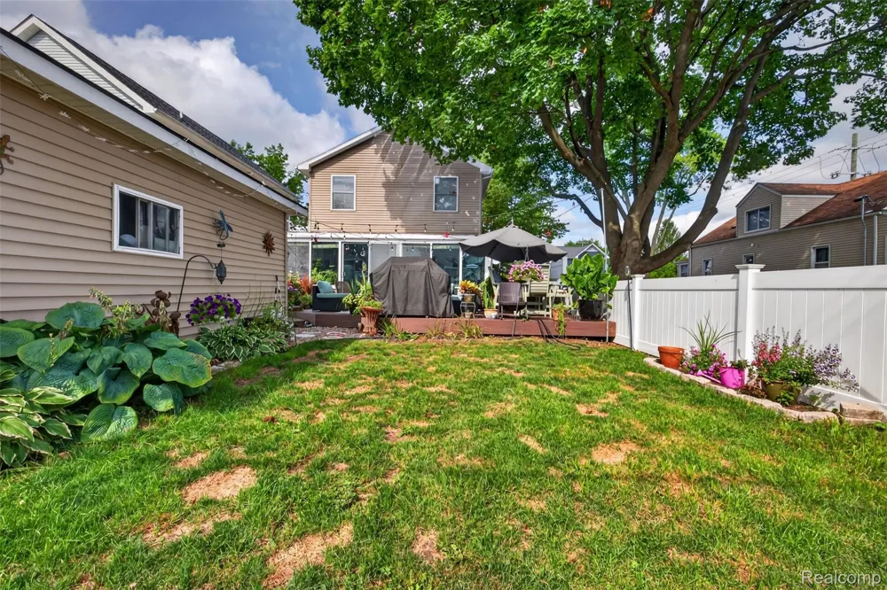 3676 Phillips Avenue Berkley City, MI 48072