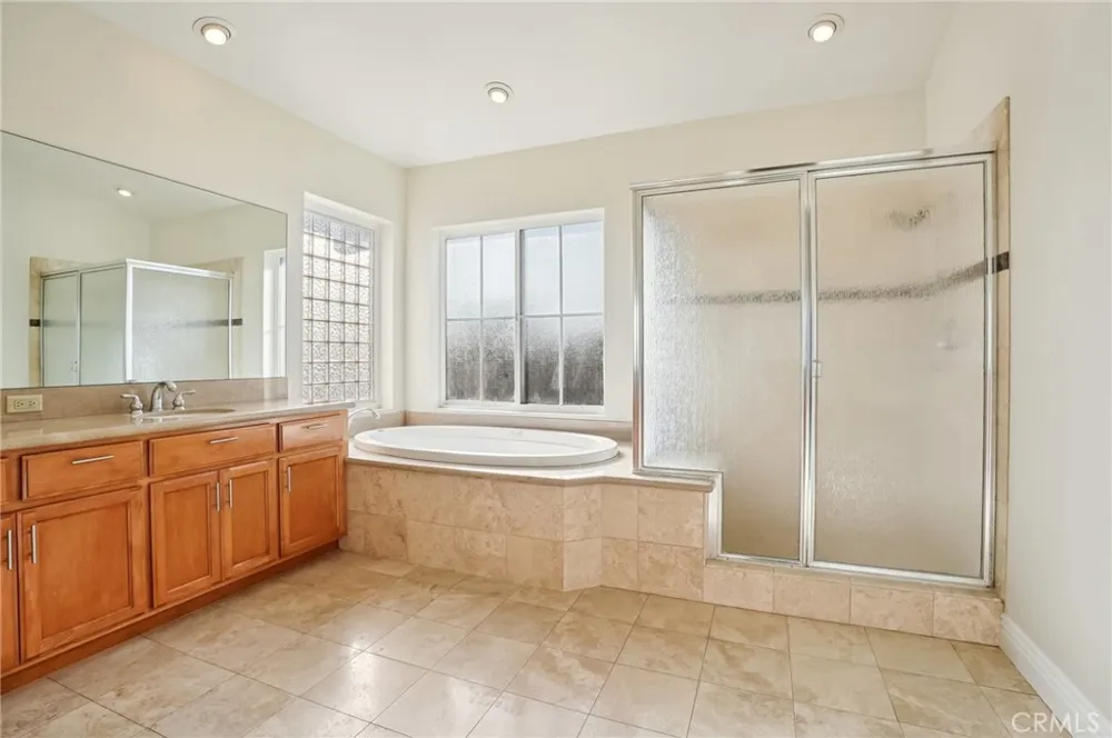 17405 Jasmine Cerritos, CA 90703
