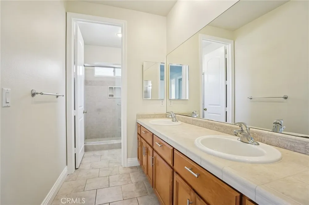 17405 Jasmine Cerritos, CA 90703