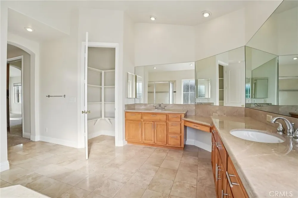 17405 Jasmine Cerritos, CA 90703