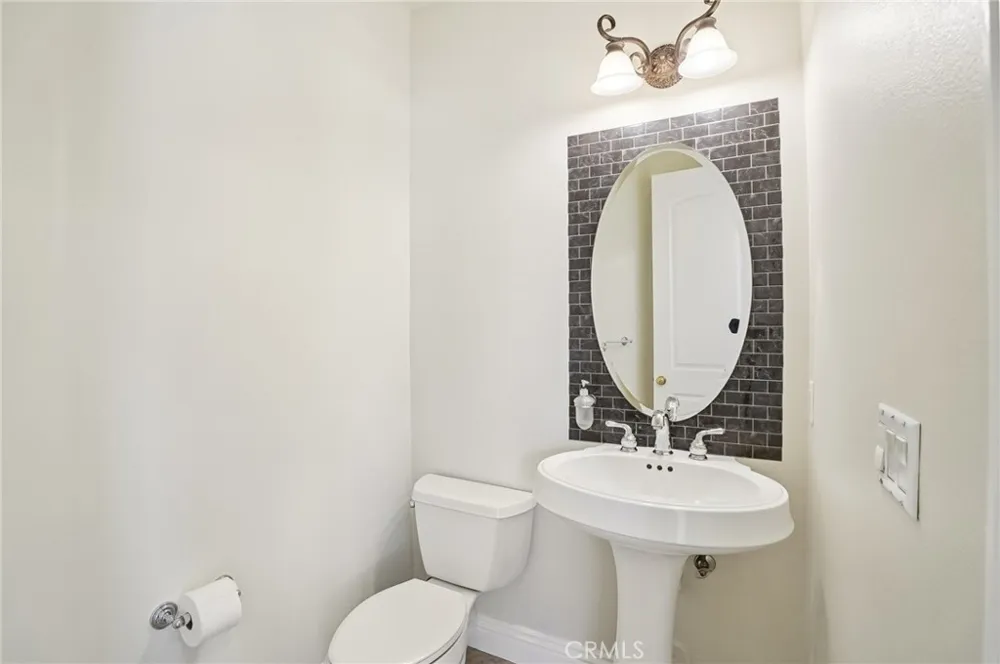17405 Jasmine Cerritos, CA 90703