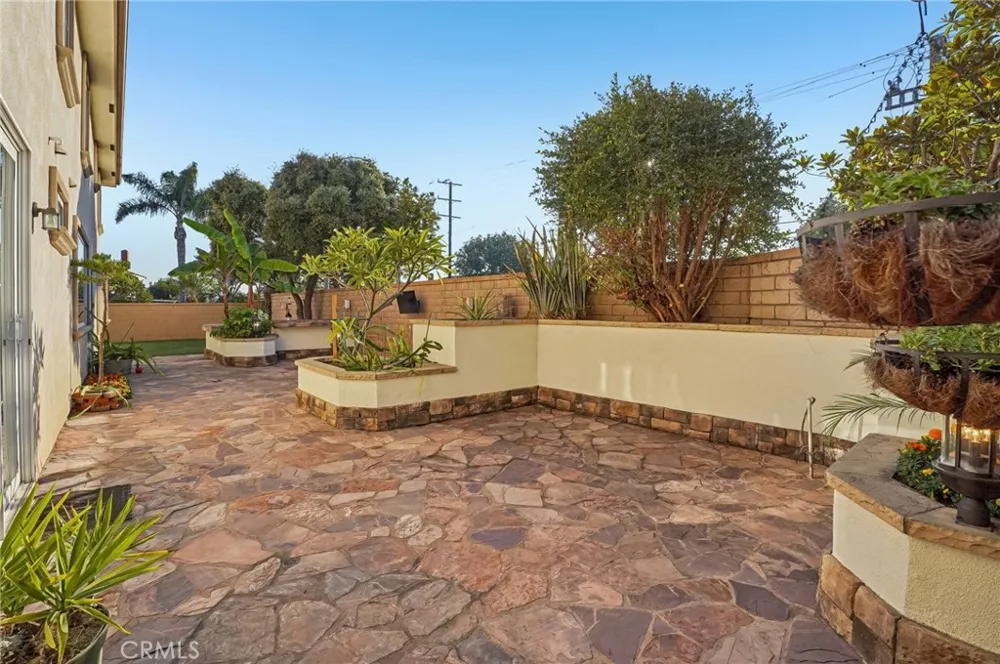 17405 Jasmine Cerritos, CA 90703