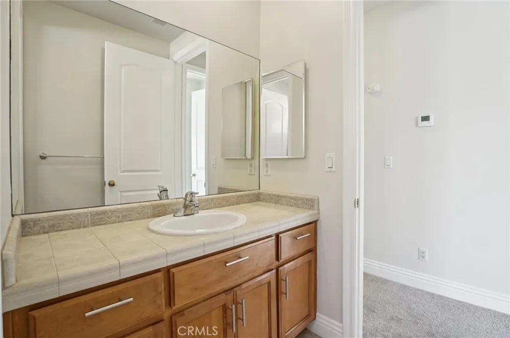 17405 Jasmine Cerritos, CA 90703