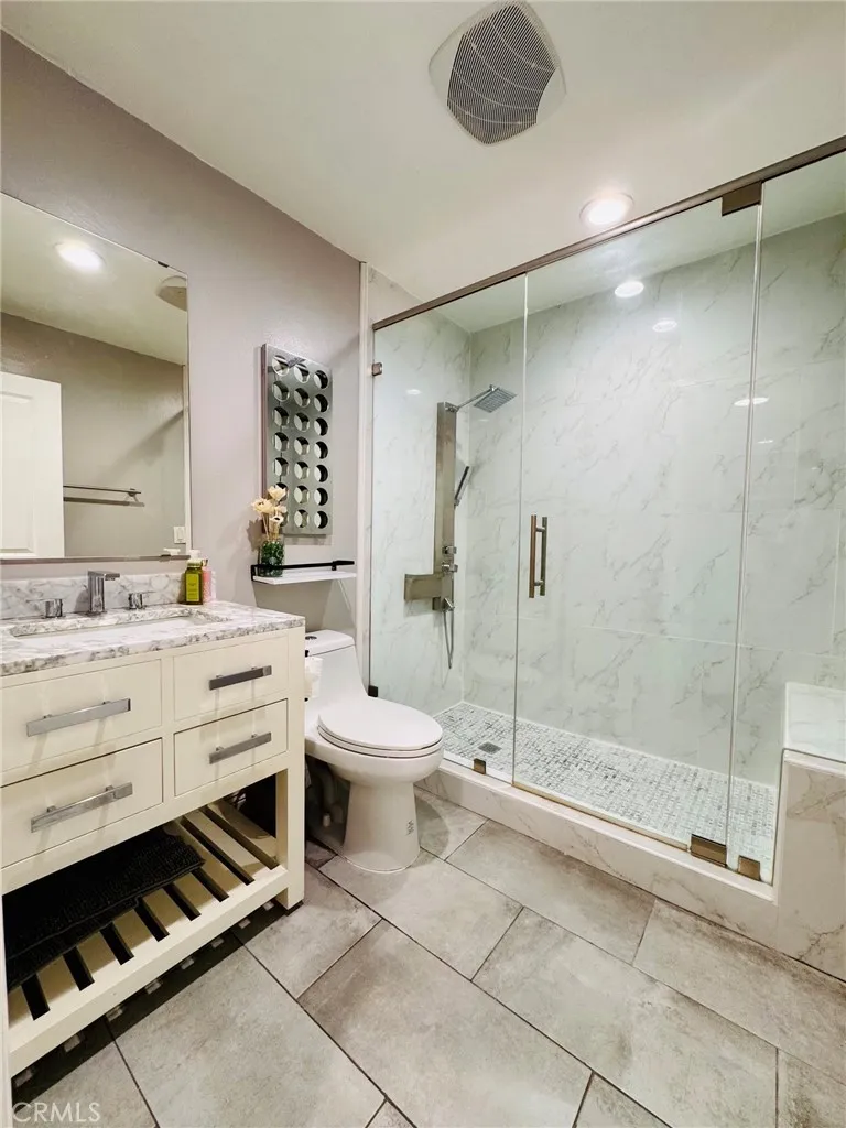 1413 W Moore Santa Ana, CA 92704