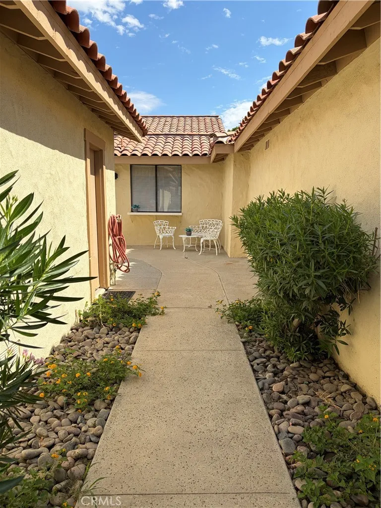 248 La Paz Palm Desert, CA 92260