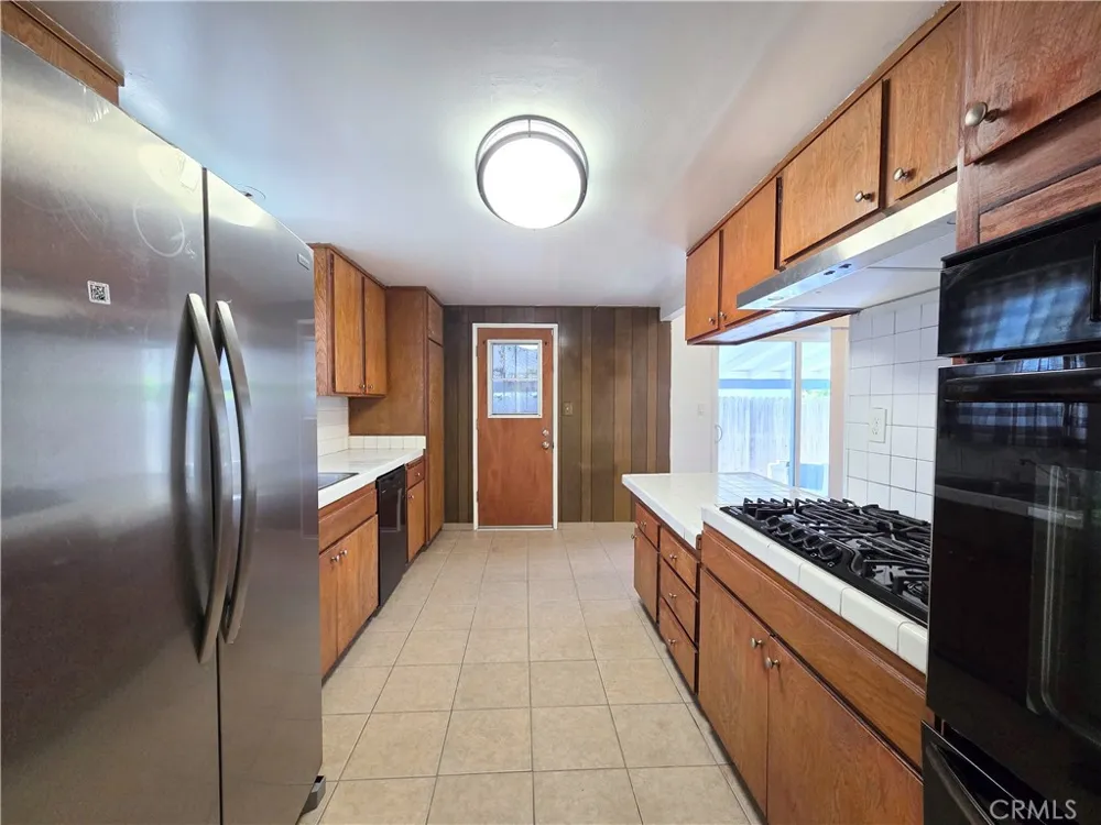 873 E Turmont Carson, CA 90746