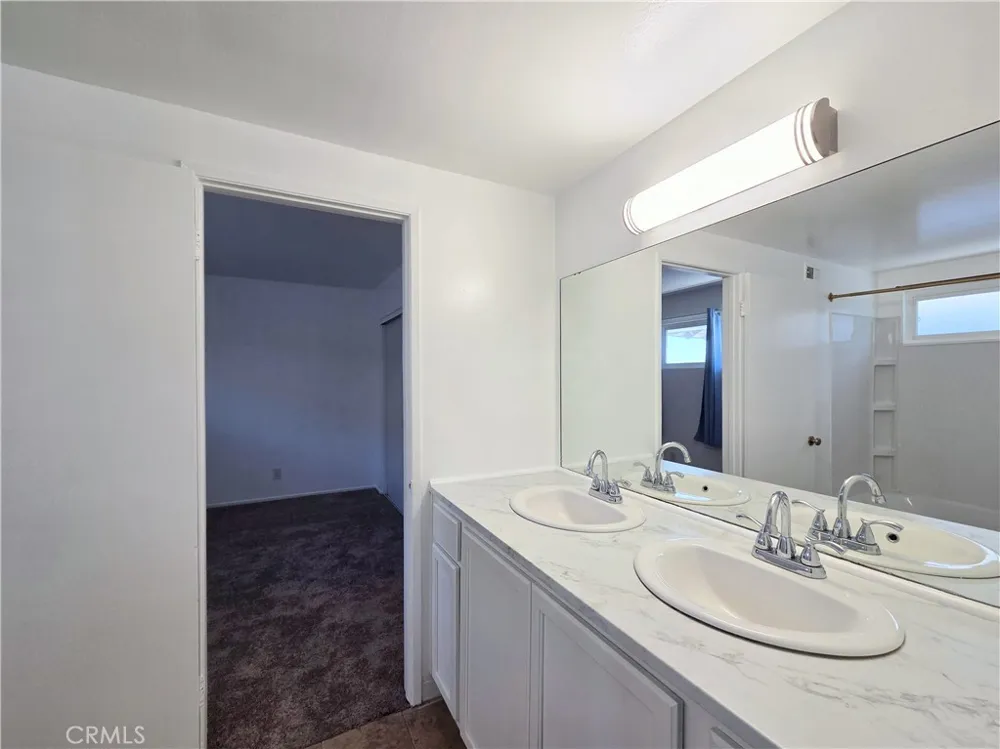 873 E Turmont Carson, CA 90746
