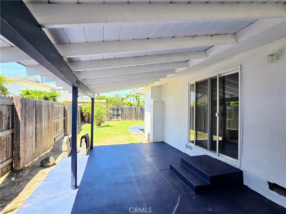 873 E Turmont Carson, CA 90746