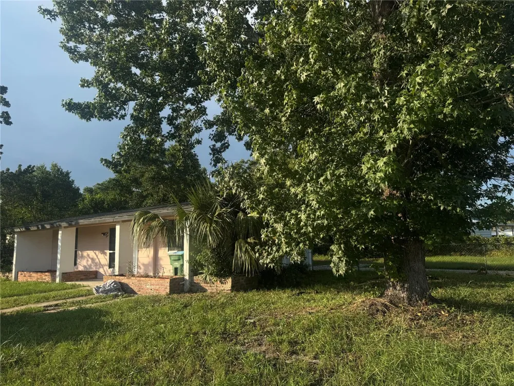 589 EAST NORMANDY  BLVD. Deltona, FL 32725